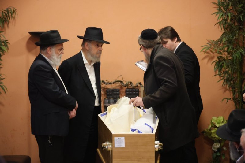 מרדכי לובעצקי