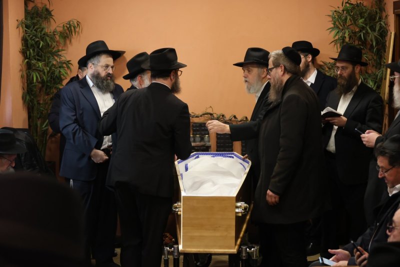 מרדכי לובעצקי