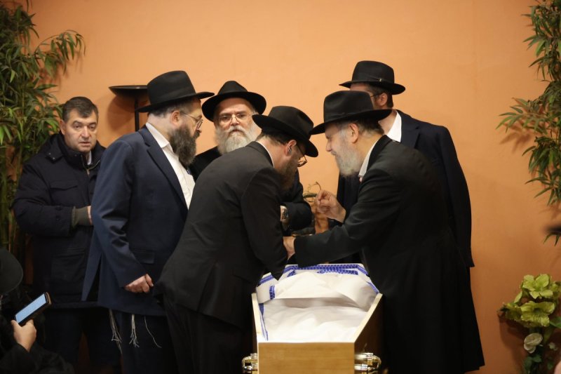 מרדכי לובעצקי