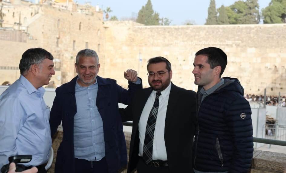 באדיבות המצלם
