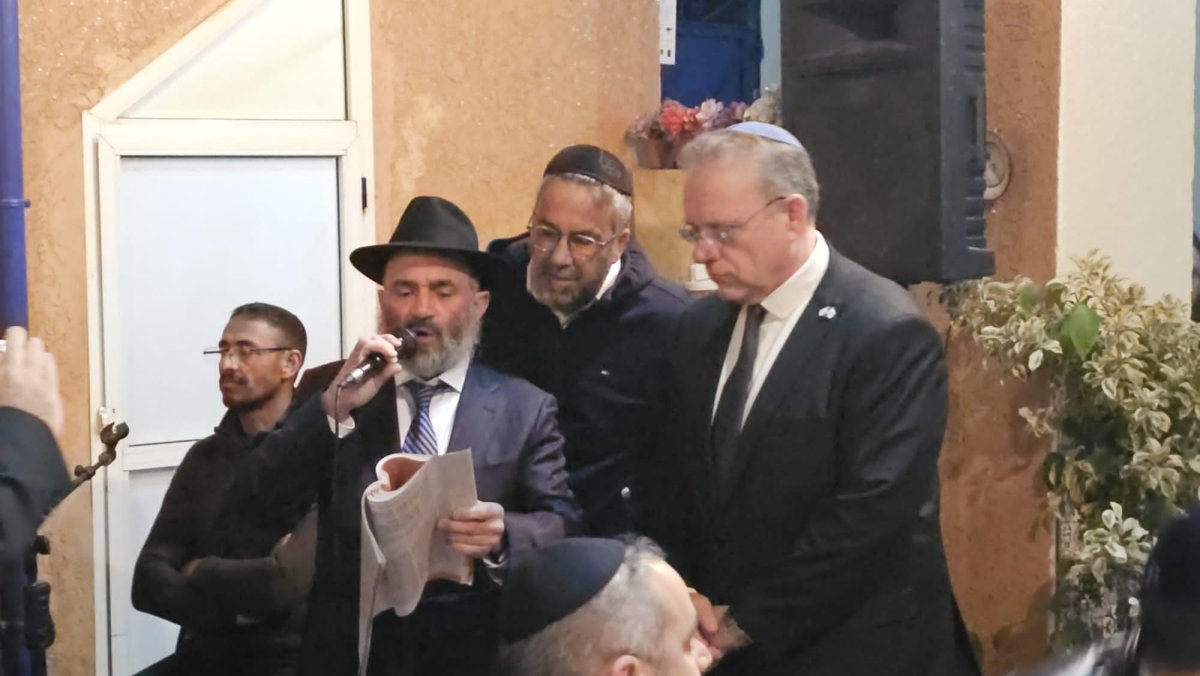 באדיבות המצלם