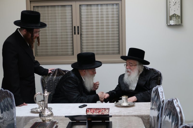 באדיבות המצלם