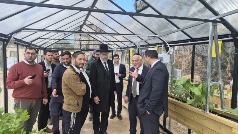 באדיבות המצלם