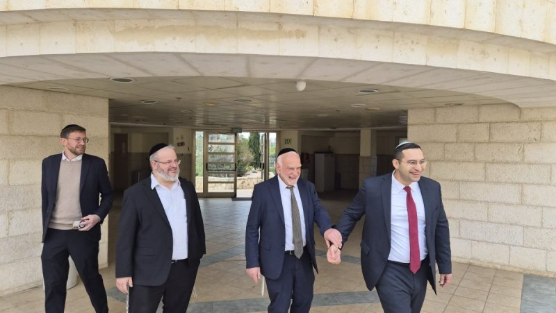 באדיבות המצלם