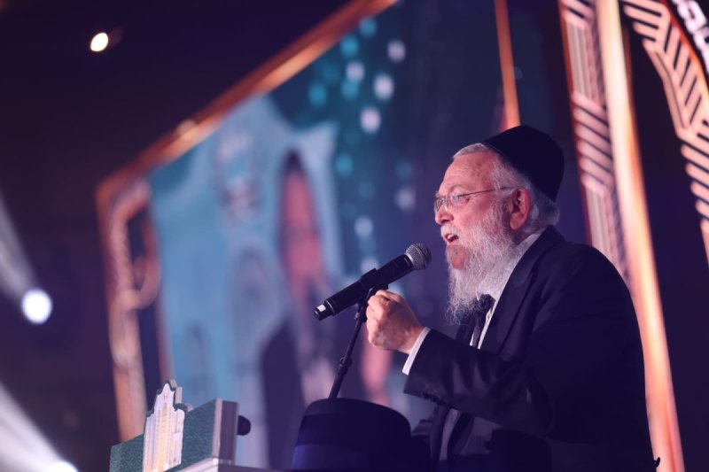 יעקב נחומי