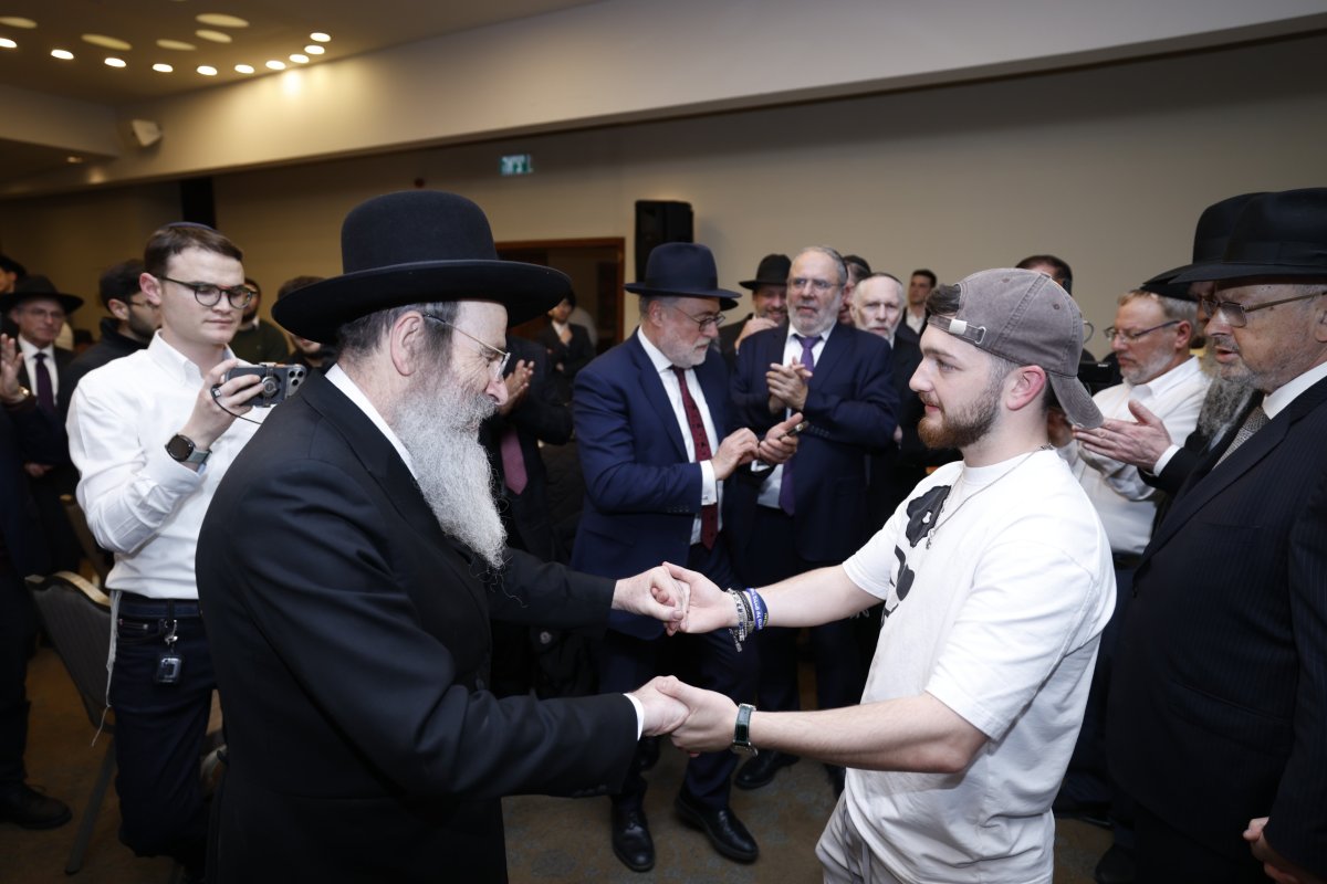 באדיבות המצלם