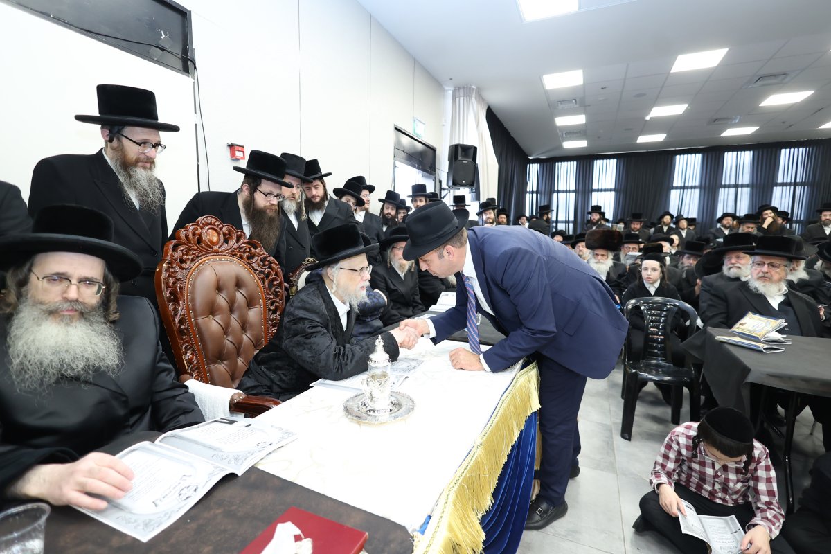 באדיבות המצלם