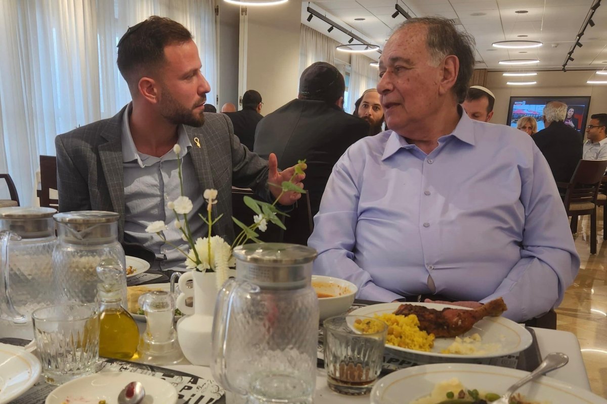 באדיבות המצלם