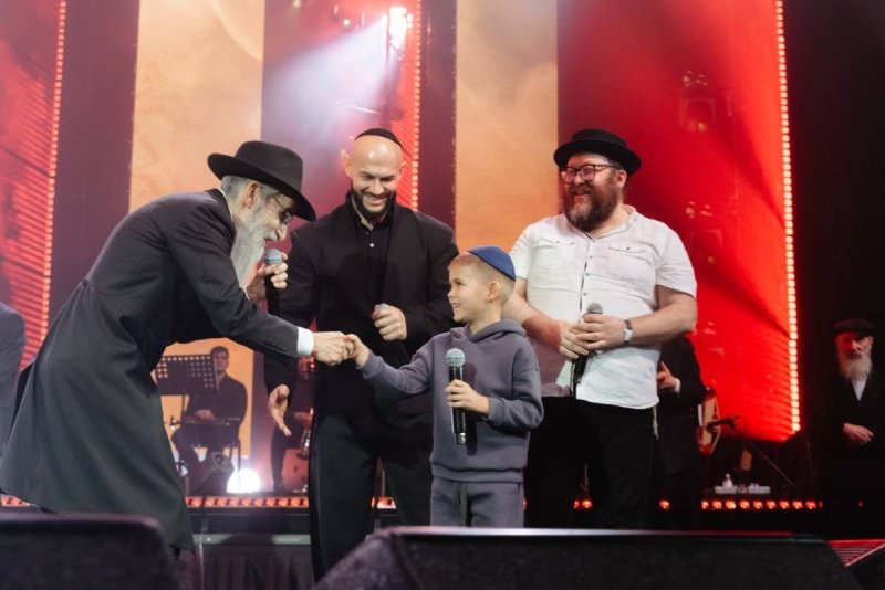  לוי נאזרוב