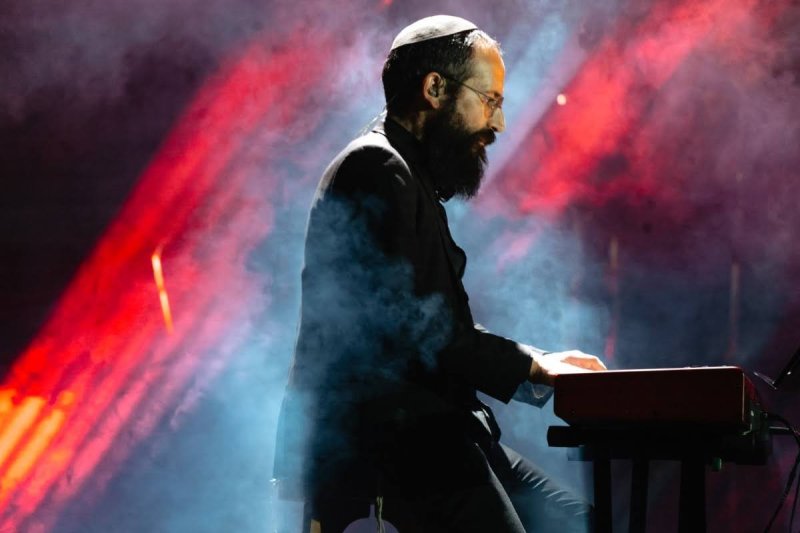  לוי נאזרוב