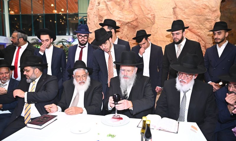 סופ"ש ארוך: בני קהילת קודש 'עדן' בשבת התאחדות עם רב הקהילה