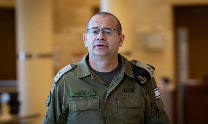 "הגיע עם פתק מנתניהו": גורמים במוסד במתקפה חריפה על גופמן