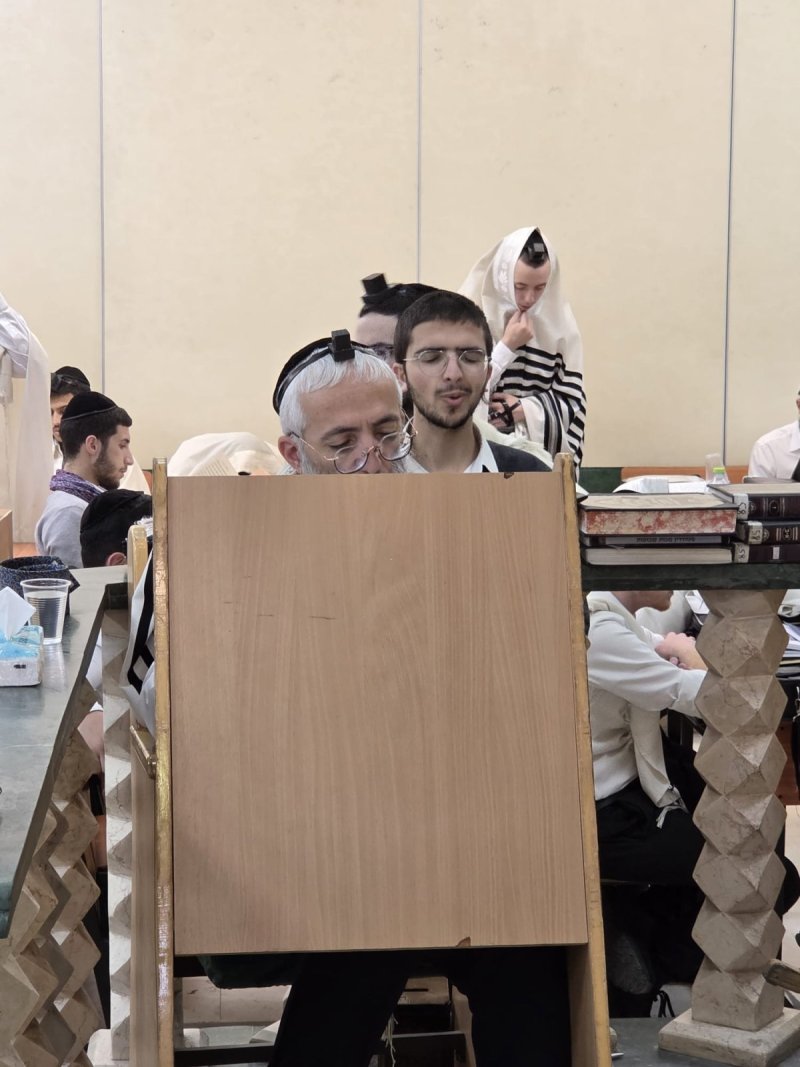 באדיבות המצלם