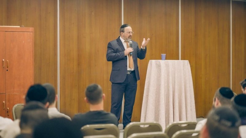 באדיבות המצלם