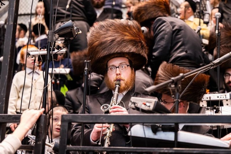 אלי וואהל, איצי מ.