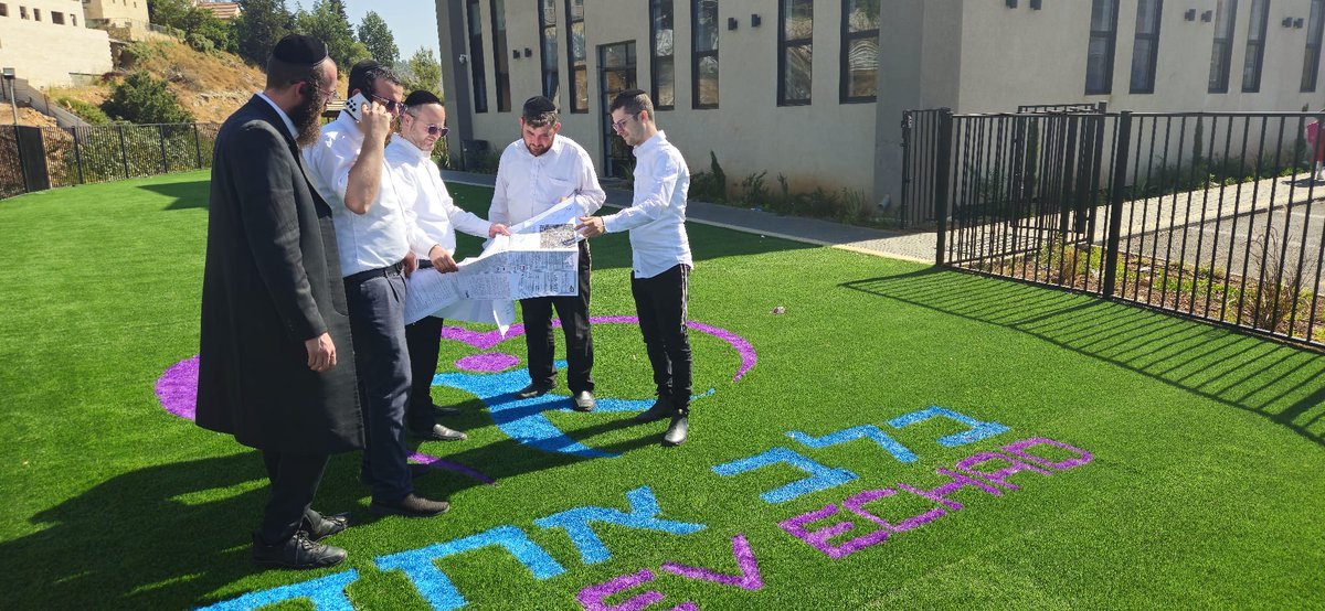 באדיבות המצלם