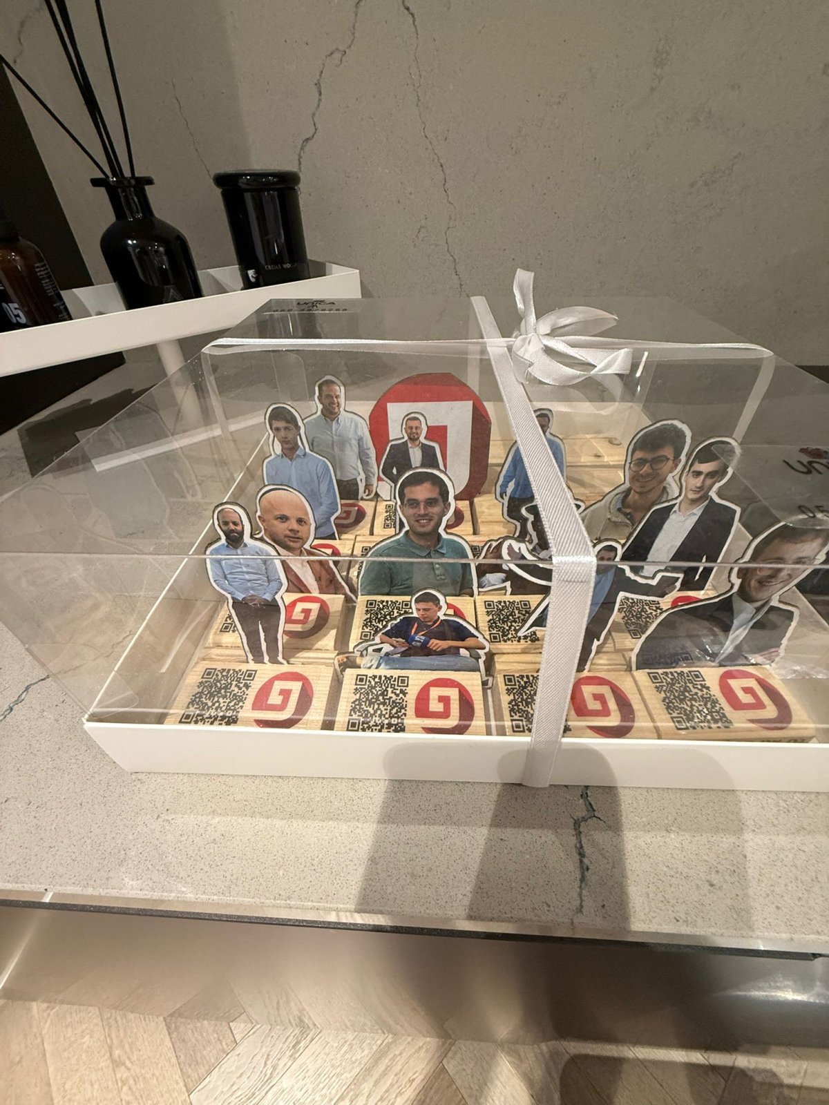 באדיבות המצלם