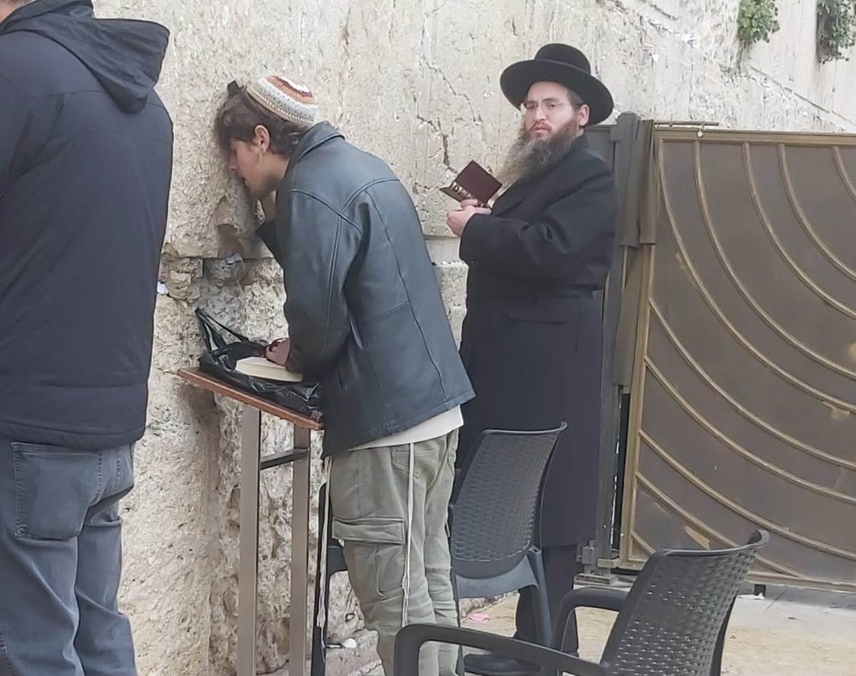 באדיבות המצלם