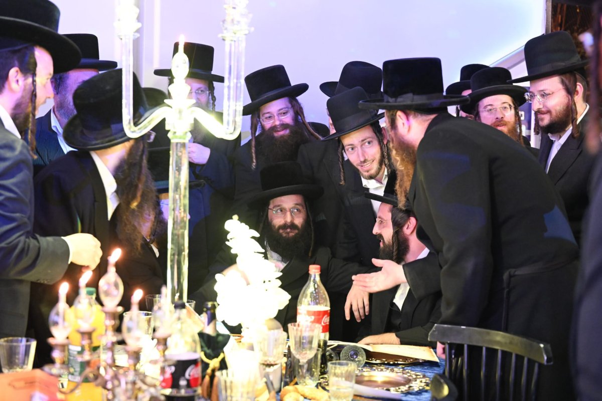 באדיבות המצלם