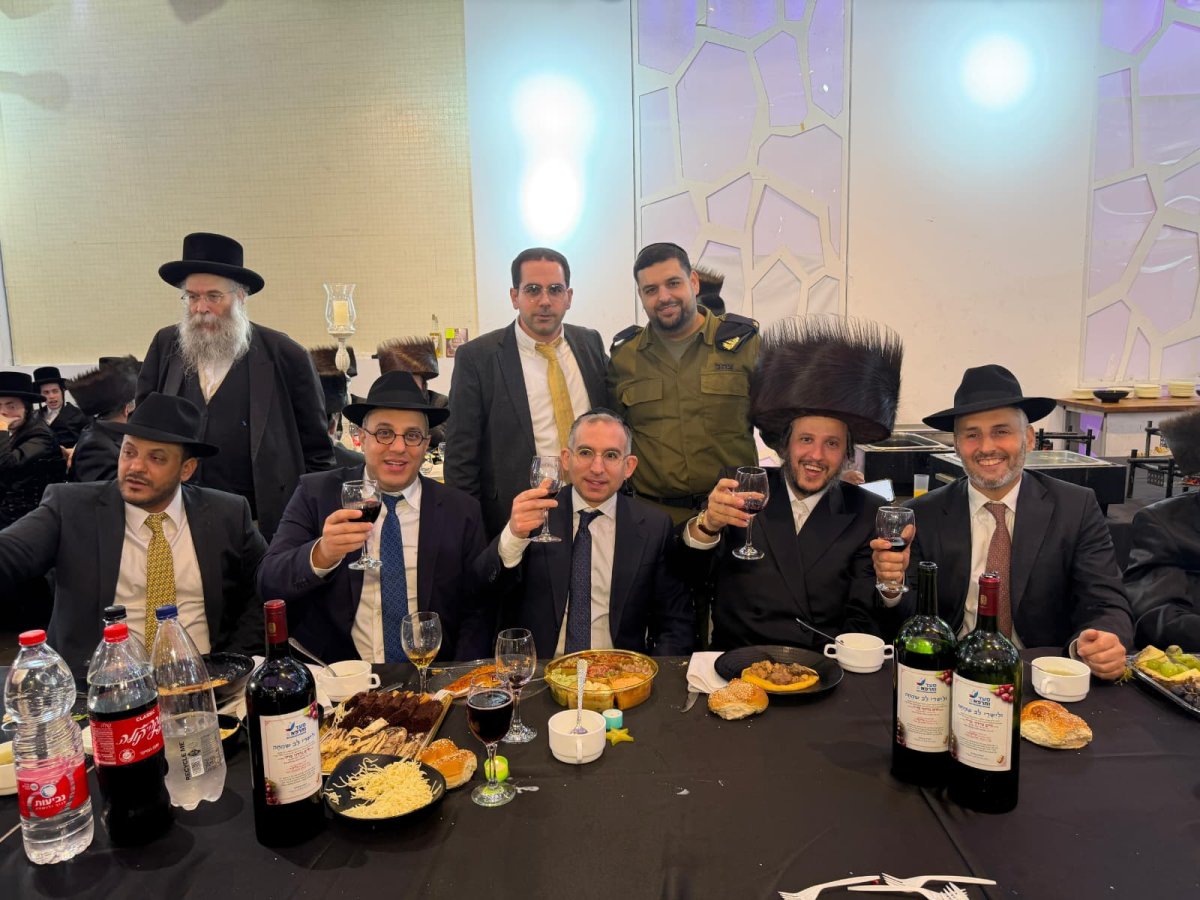 באדיבות המצלם