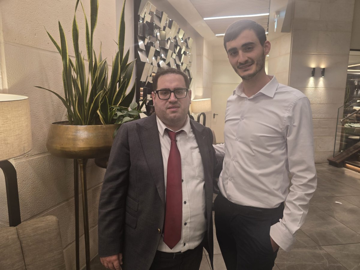 באדיבות המצלם