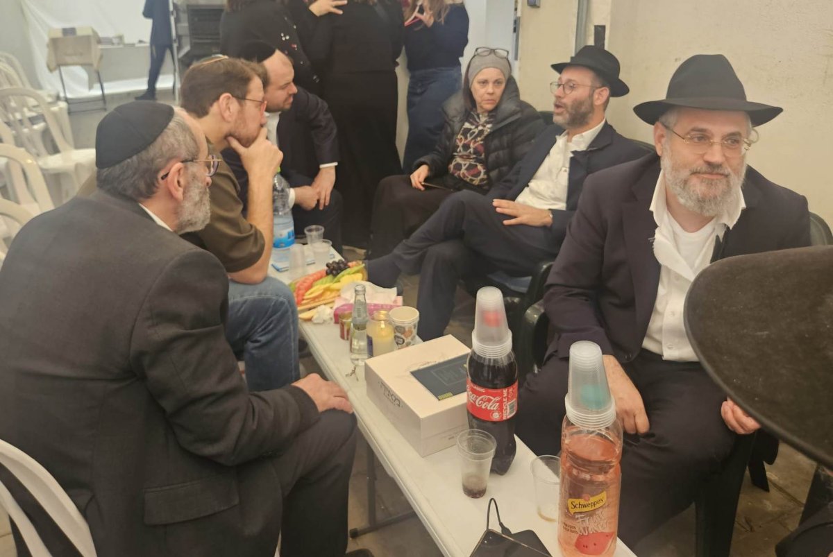 באדיבות המצלם