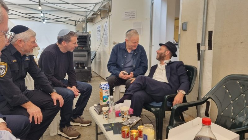 באדיבות המצלם