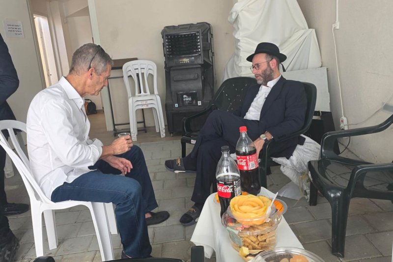 באדיבות המצלם