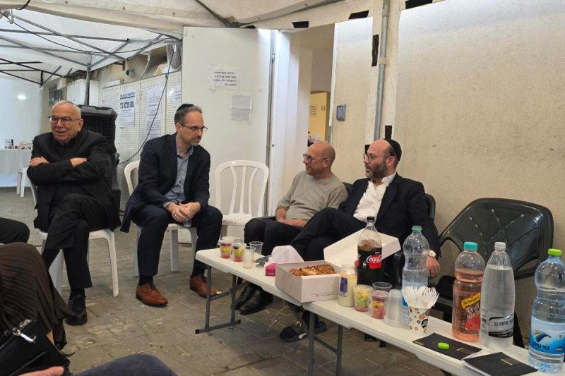 באדיבות המצלם