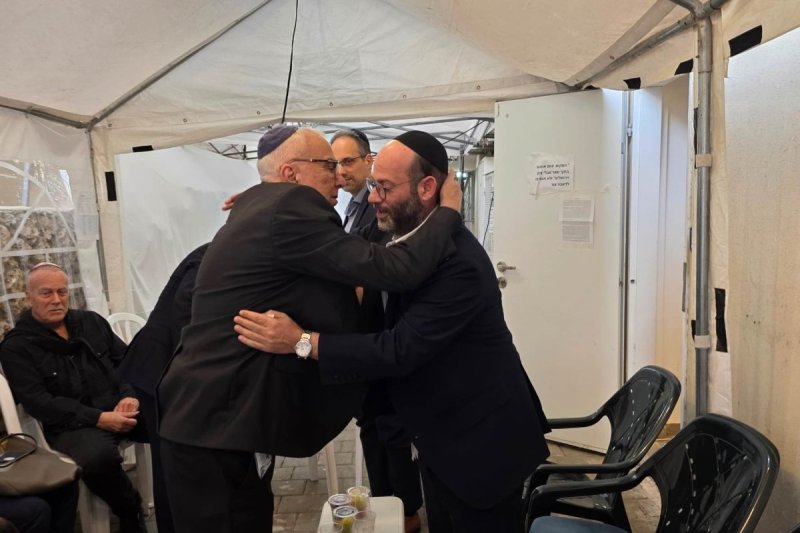 באדיבות המצלם