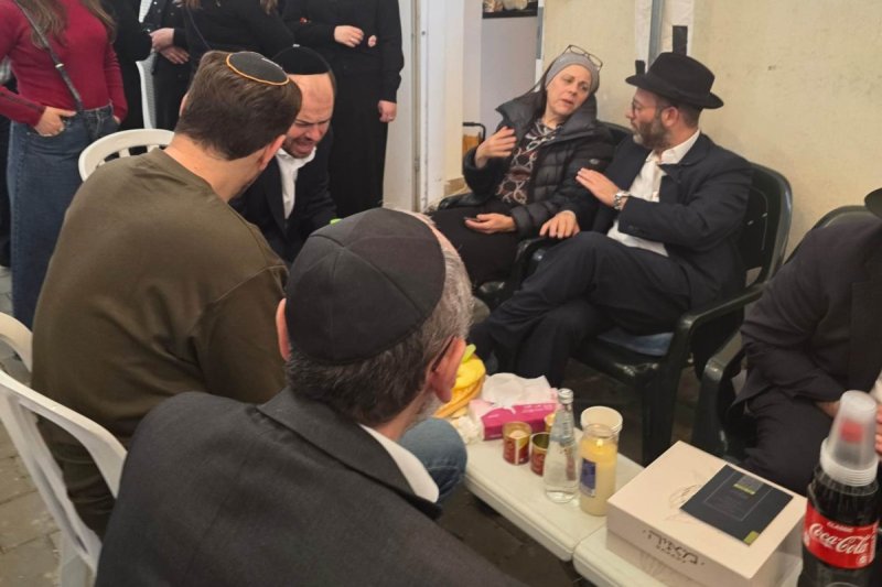 באדיבות המצלם