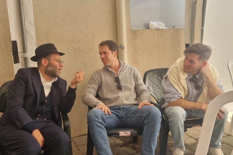 באדיבות המצלם