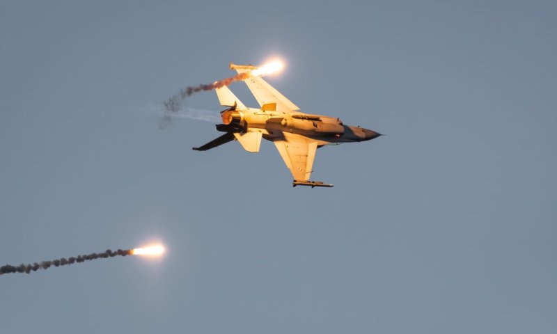 ארה"ב תוקפת באור יום, בטהרן מאיימים: נחטוף 100 חיילים