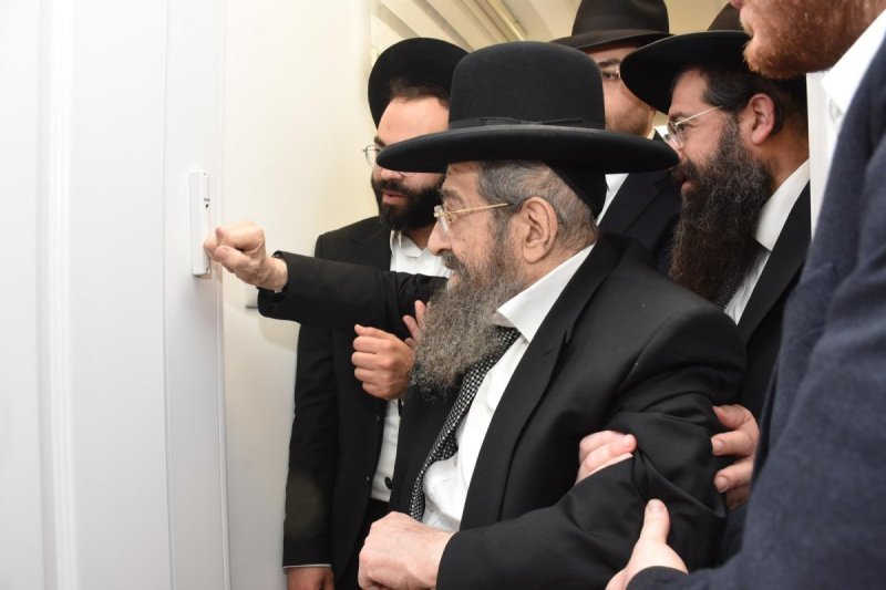 באדיבות המצלם