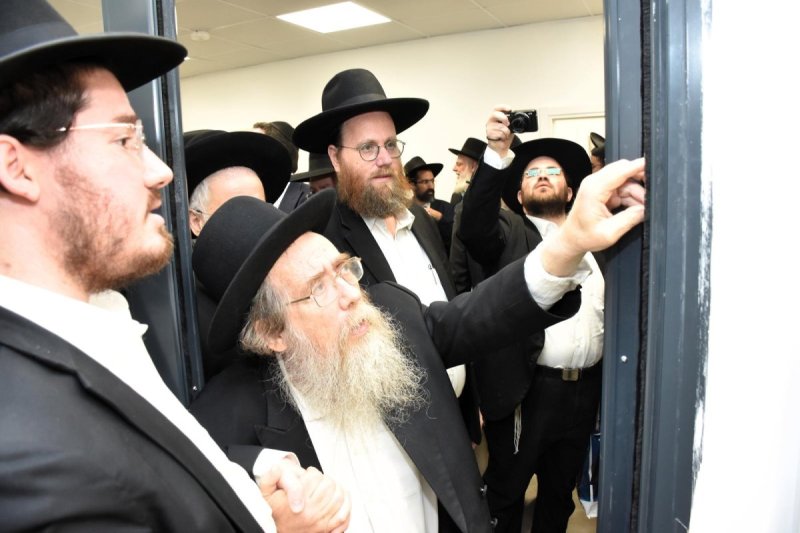 באדיבות המצלם