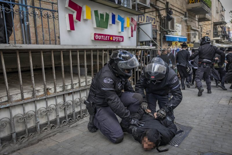 חיים גולדברג, פלאש 90