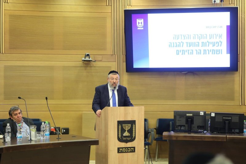 יחצ