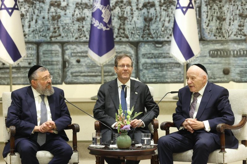 יחצ