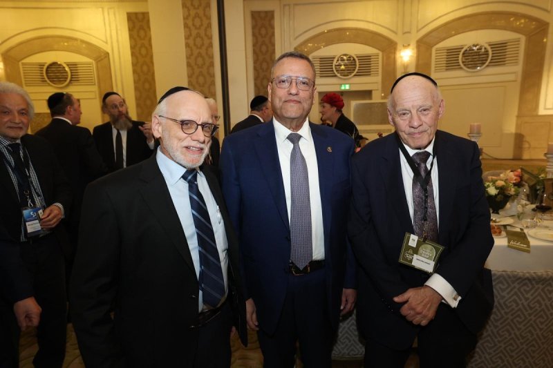 יחצ