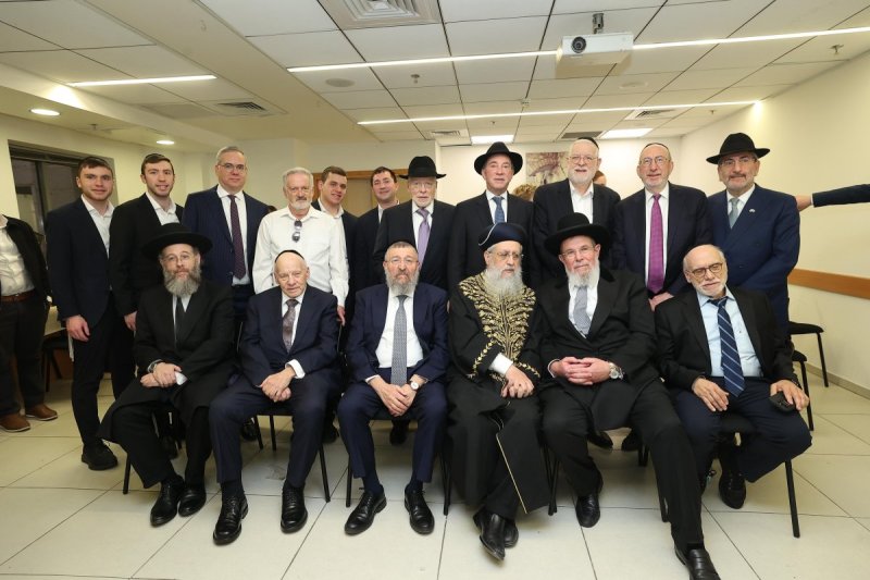 יחצ