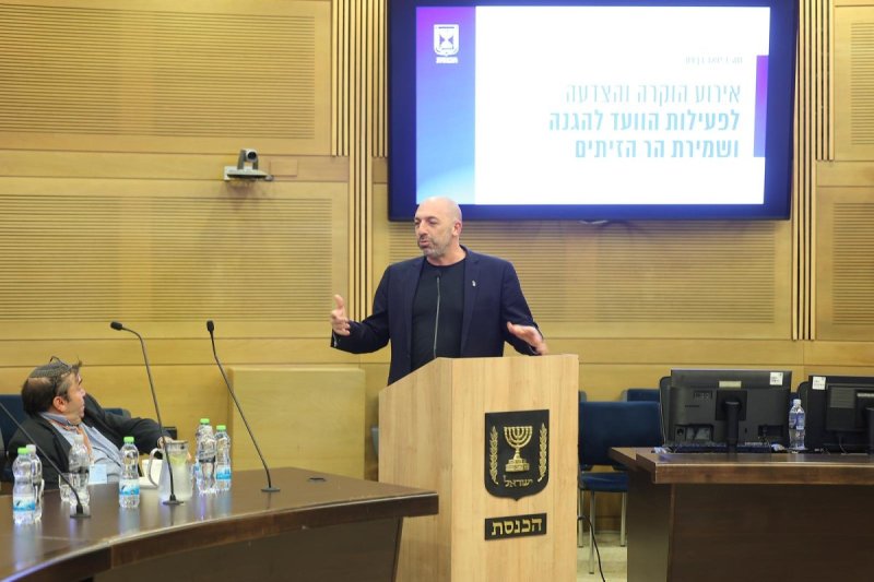 יחצ