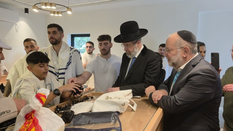 באדיבות המצלם