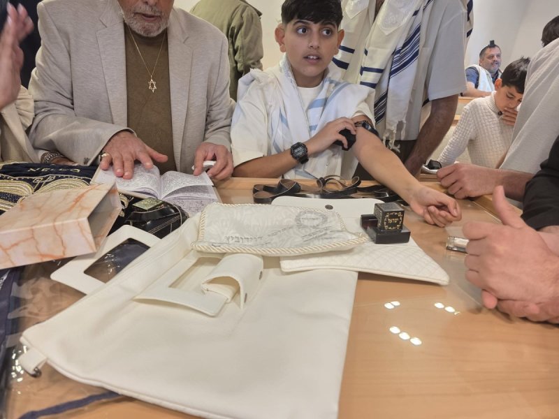 באדיבות המצלם