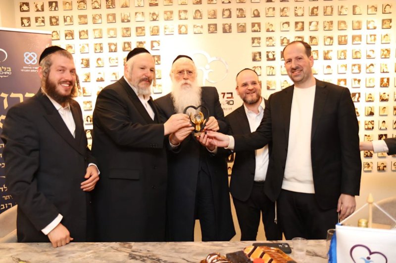 באדיבות המצלם