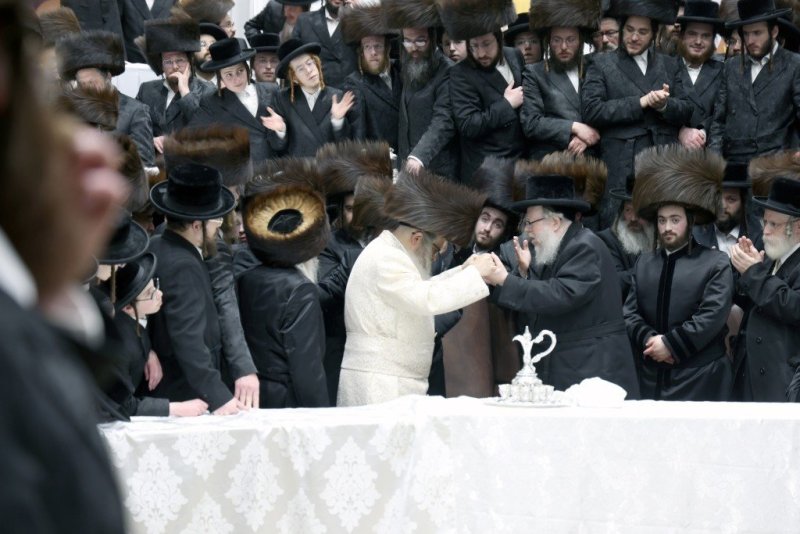 באדיבות המצלם