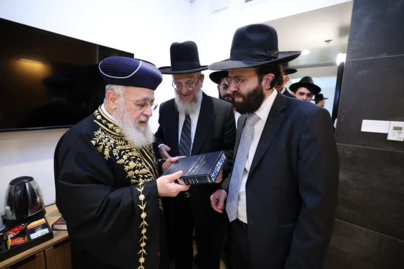 באדיבות המצלם