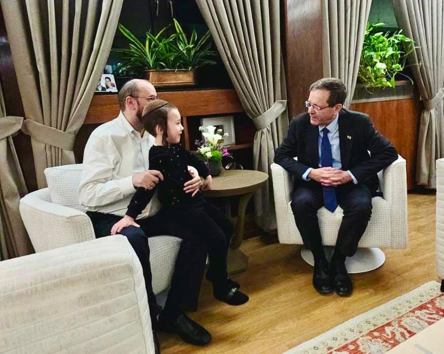 באדיבות המצלם