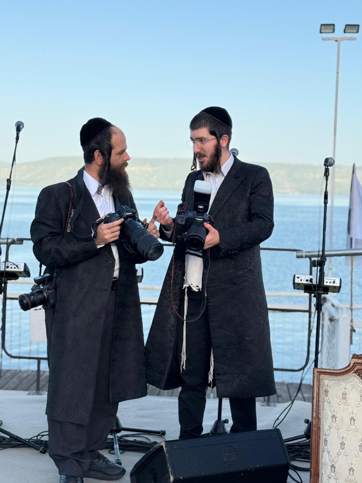 באדיבות המצלם
