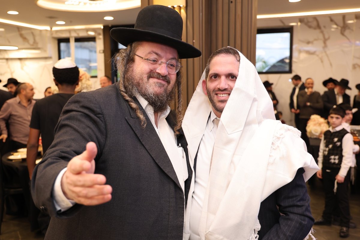 באדיבות המצלם