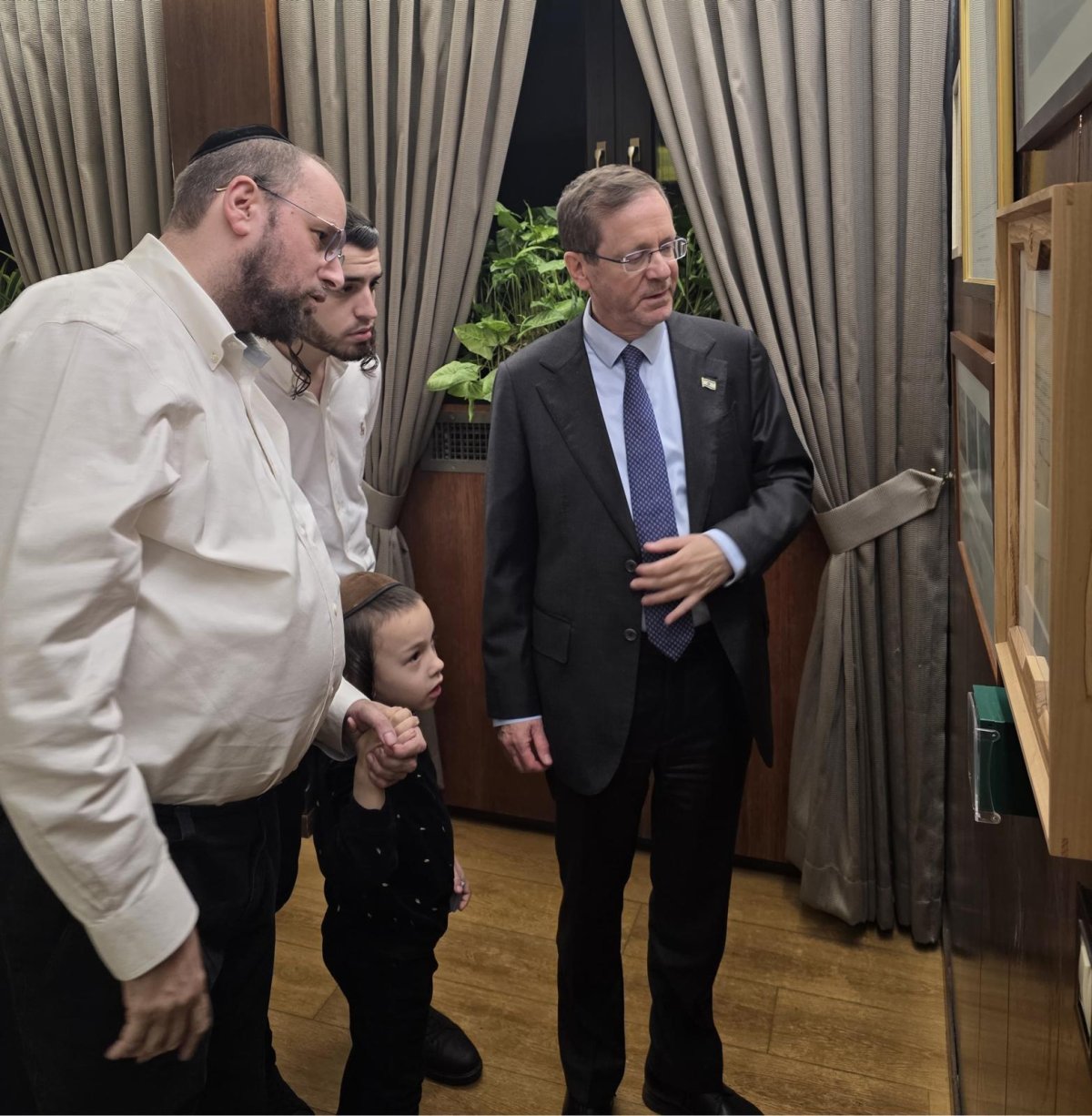 באדיבות המצלם